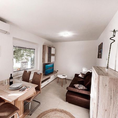 Riad Apartments Zgornje Skofije Kültér fotó