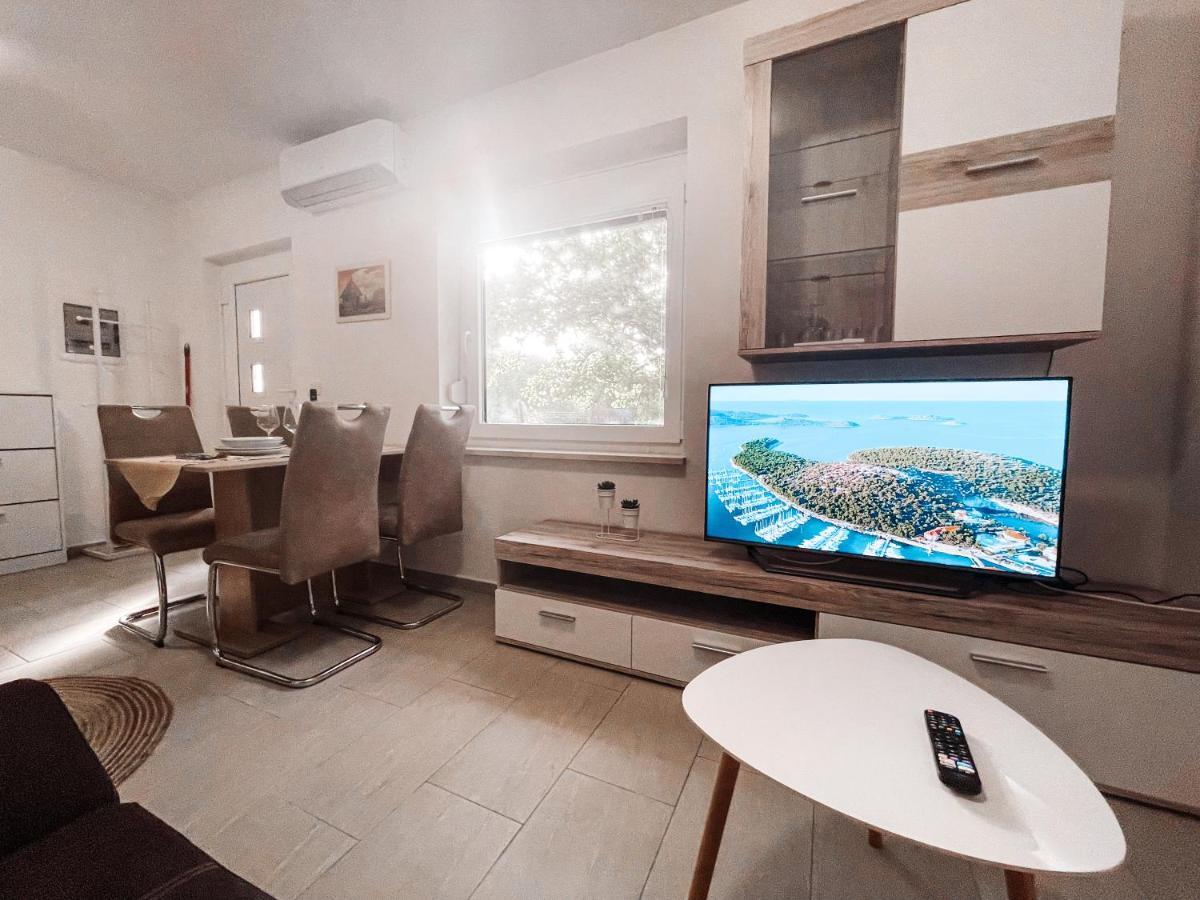 Riad Apartments Zgornje Skofije Kültér fotó