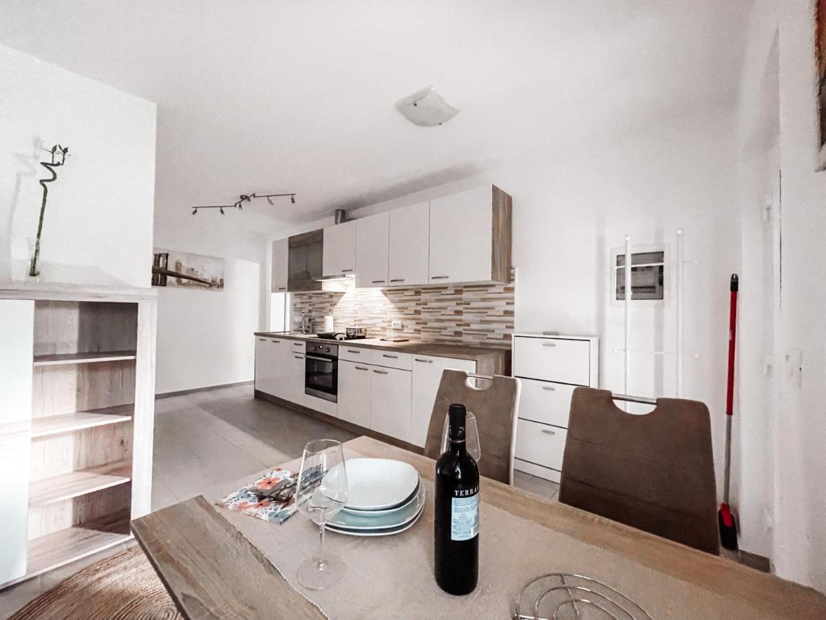 Riad Apartments Zgornje Skofije Kültér fotó