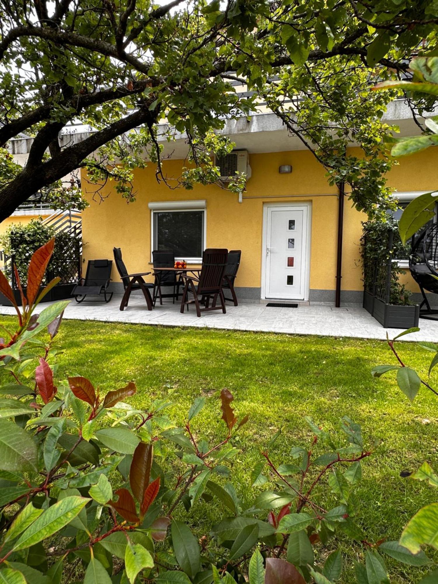 Riad Apartments Zgornje Skofije Kültér fotó