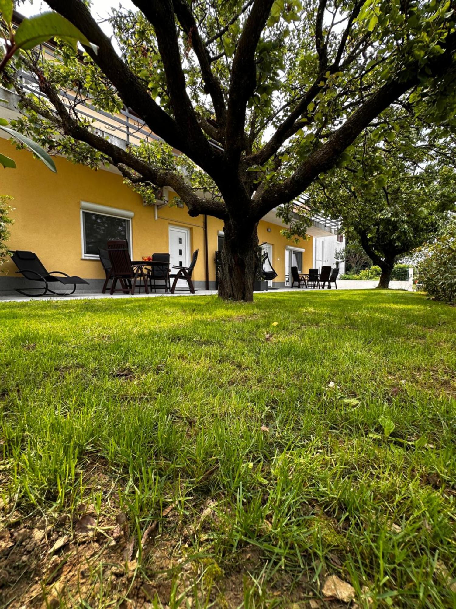 Riad Apartments Zgornje Skofije Kültér fotó